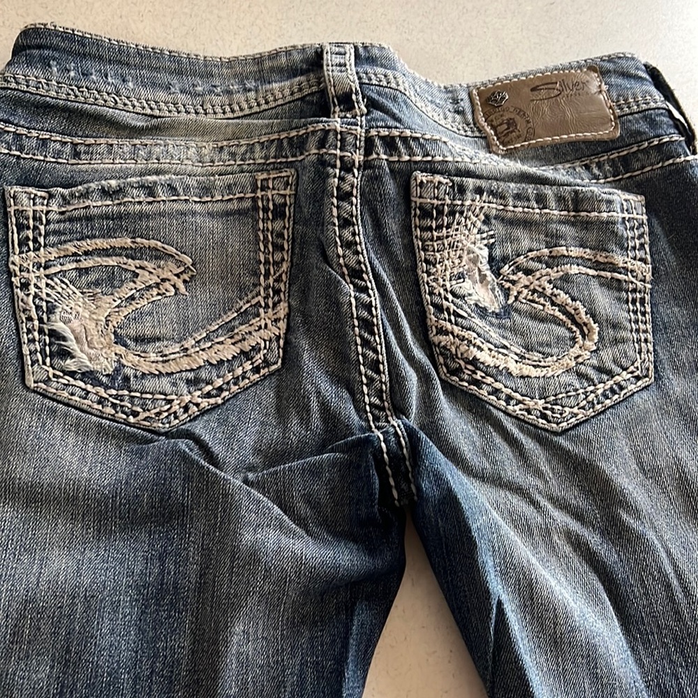 Silver jeans size 26x31 Tuesday style boot cut
